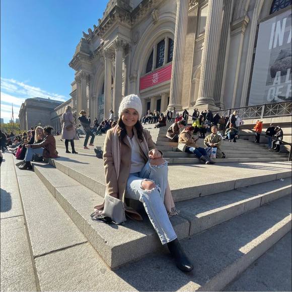 Meet your Posher, Elli - Picture 1 of 1